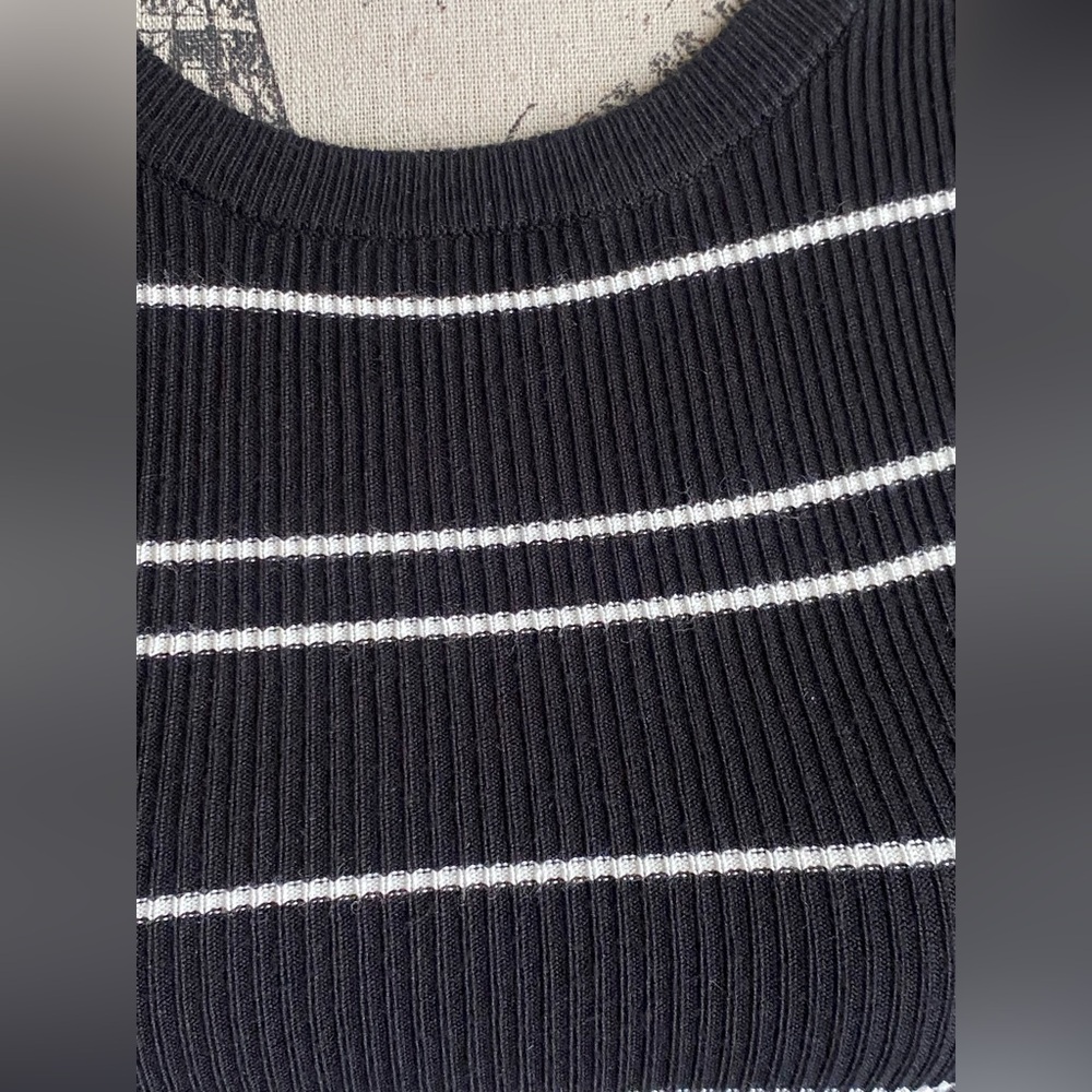 Laundry Shelli Segal black white stripe knit ruffle short sleeve blouse - Picture 10 of 13
